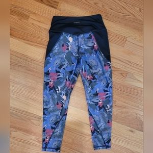 PATAGONIA Centered‎ Crop Legging Abstract Jungle XS